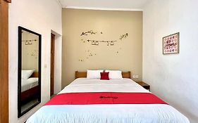 Reddoorz At Mystays Pemuda Cepu Blora